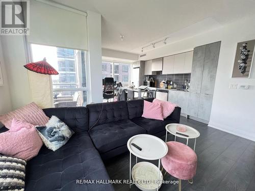 545 - 26 Gibbs Road, Toronto, ON - Indoor Photo Showing Living Room