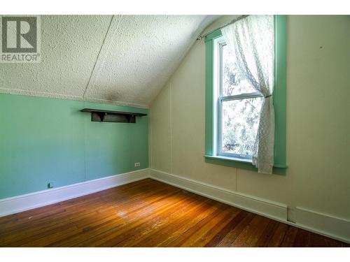 129 Maple Street, Revelstoke, BC - Indoor Photo Showing Other Room