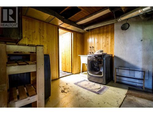 129 Maple Street, Revelstoke, BC - Indoor Photo Showing Laundry Room