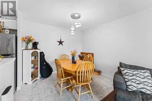 411 - 17 Eldon Hall Place, Kingston (Central City West), ON - Indoor Photo Showing Dining Room