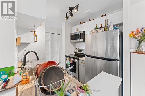 411 - 17 Eldon Hall Place, Kingston (Central City West), ON - Indoor Photo Showing Kitchen