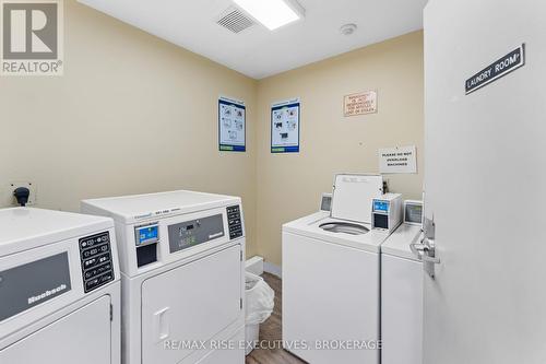 411 - 17 Eldon Hall Place, Kingston (Central City West), ON - Indoor Photo Showing Laundry Room