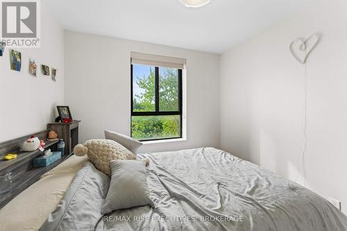 411 - 17 Eldon Hall Place, Kingston (Central City West), ON - Indoor Photo Showing Bedroom