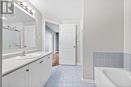 8 - 190 Rustic Hills Crescent, Ottawa, ON - Indoor Photo Showing Bathroom