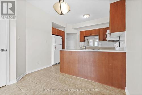 8 - 190 Rustic Hills Crescent, Ottawa, ON - Indoor Photo Showing Kitchen