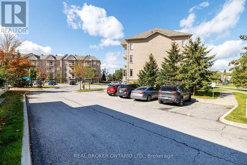 8 - 190 Rustic Hills Crescent, Ottawa, ON - Outdoor