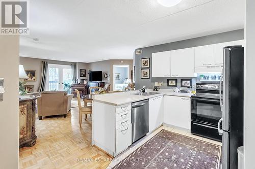 213 - 2030 Cleaver Avenue, Burlington, ON - Indoor Photo Showing Kitchen