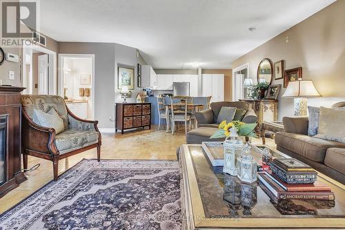 213 - 2030 Cleaver Avenue, Burlington, ON - Indoor Photo Showing Living Room