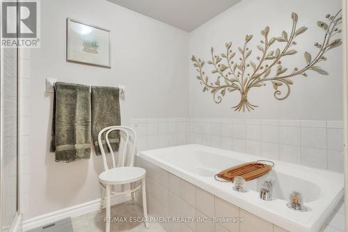 213 - 2030 Cleaver Avenue, Burlington, ON - Indoor Photo Showing Bathroom