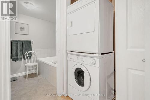 213 - 2030 Cleaver Avenue, Burlington, ON - Indoor Photo Showing Laundry Room