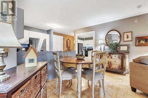 213 - 2030 Cleaver Avenue, Burlington, ON - Indoor Photo Showing Dining Room