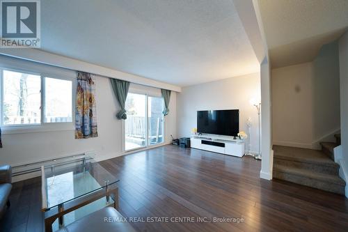 3 - 1440 Sixth Line W, Oakville, ON - Indoor Photo Showing Living Room