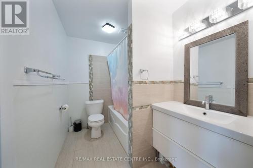 3 - 1440 Sixth Line W, Oakville, ON - Indoor Photo Showing Bathroom