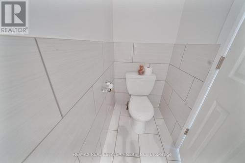 3 - 1440 Sixth Line W, Oakville, ON - Indoor Photo Showing Bathroom