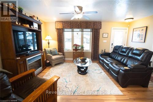 196 Dovercourt Road Court, West Nipissing / Nipissing Ouest, ON - Indoor Photo Showing Living Room With Fireplace