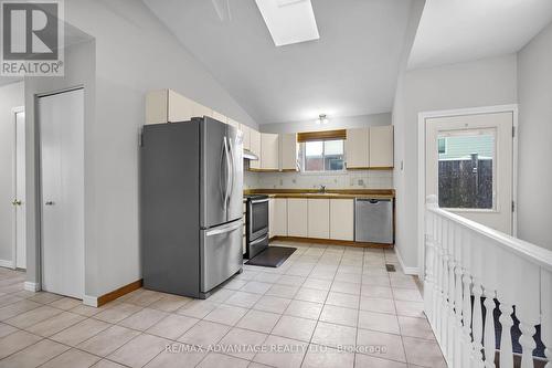 75 Blanchard Crescent, London, ON - Indoor Photo Showing Kitchen