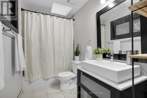 75 Blanchard Crescent, London, ON - Indoor Photo Showing Bathroom