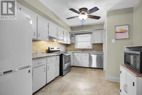 103 Selkirk Street, London, ON - Indoor Photo Showing Kitchen