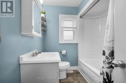 103 Selkirk Street, London, ON - Indoor Photo Showing Bathroom