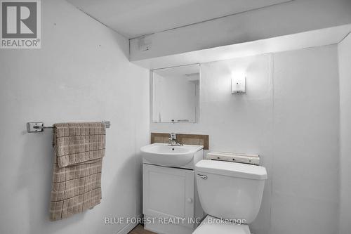 103 Selkirk Street, London, ON - Indoor Photo Showing Bathroom