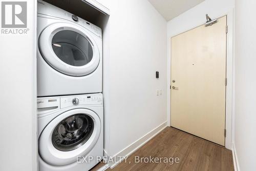 2002 - 30 Roehampton Avenue, Toronto, ON - Indoor Photo Showing Laundry Room