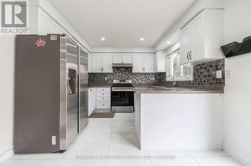 27 Beaverhall Road, Brampton, ON - Indoor Photo Showing Kitchen With Upgraded Kitchen