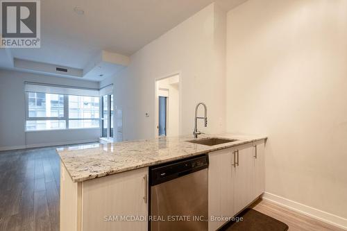 320 - 4055 Parkside Village Drive, Mississauga, ON - Indoor Photo Showing Kitchen