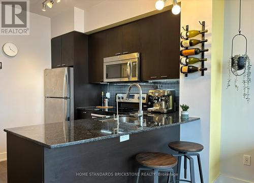 1908 - 88 Sheppard Avenue E, Toronto, ON - Indoor Photo Showing Kitchen With Upgraded Kitchen