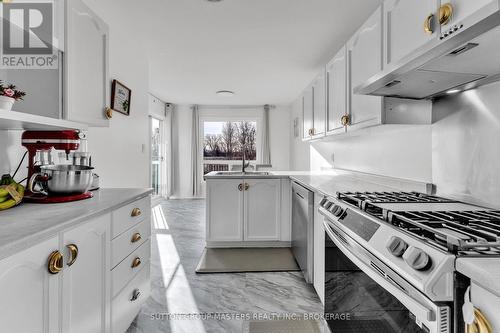 377 Malabar Drive, Kingston (East Gardiners Rd), ON - Indoor Photo Showing Kitchen