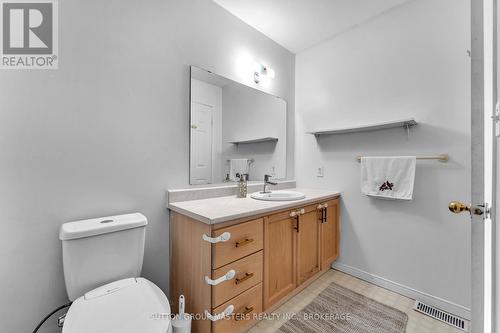 377 Malabar Drive, Kingston (East Gardiners Rd), ON - Indoor Photo Showing Bathroom