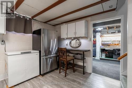 307 Farewell Street, Oshawa, ON - Indoor Photo Showing Kitchen