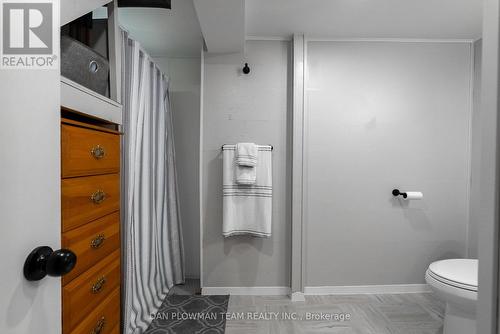 307 Farewell Street, Oshawa, ON - Indoor Photo Showing Bathroom