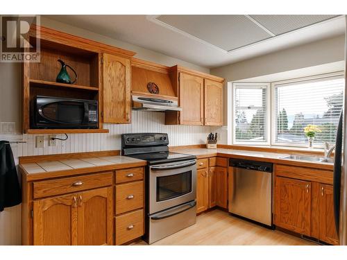 3172 Webber Road, West Kelowna, BC - Indoor Photo Showing Kitchen