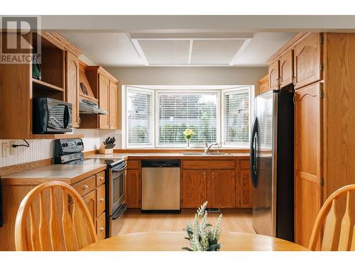 3172 Webber Road, West Kelowna, BC - Indoor Photo Showing Kitchen