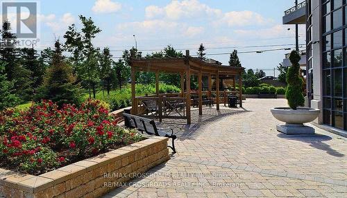 9245 Jane Street, Vaughan, ON - Outdoor