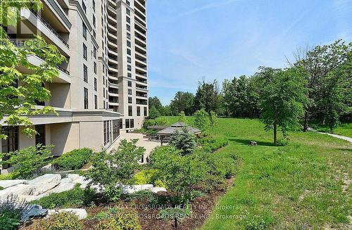 9245 Jane Street, Vaughan, ON - Outdoor