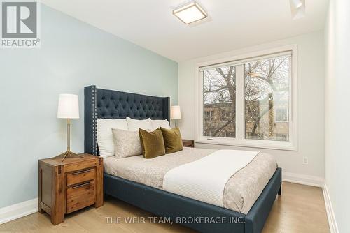 15 Edgewood Grove, Toronto, ON - Indoor Photo Showing Bedroom