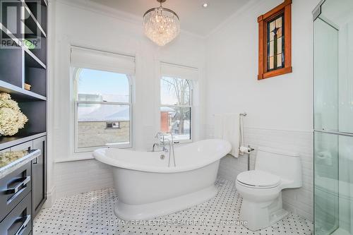 59 Menno Street, Waterloo, ON - Indoor Photo Showing Bathroom