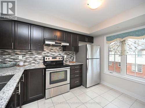 90 - 2280 Baronwood Drive, Oakville, ON - Indoor Photo Showing Kitchen With Stainless Steel Kitchen With Upgraded Kitchen