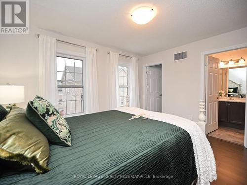 90 - 2280 Baronwood Drive, Oakville, ON - Indoor Photo Showing Bedroom