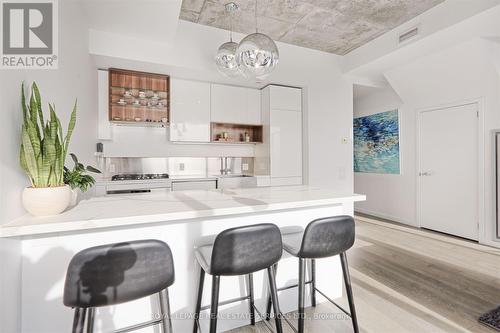 Ph2 - 383 Sorauren Avenue, Toronto, ON - Indoor Photo Showing Kitchen