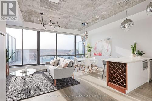 Ph2 - 383 Sorauren Avenue, Toronto, ON - Indoor Photo Showing Living Room