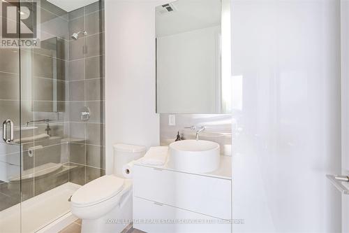 Ph2 - 383 Sorauren Avenue, Toronto, ON - Indoor Photo Showing Bathroom