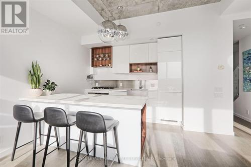 Ph2 - 383 Sorauren Avenue, Toronto, ON - Indoor Photo Showing Kitchen