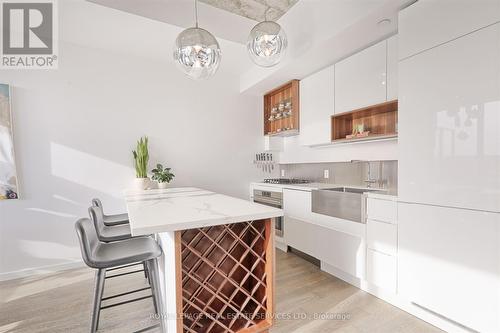 Ph2 - 383 Sorauren Avenue, Toronto, ON - Indoor Photo Showing Kitchen