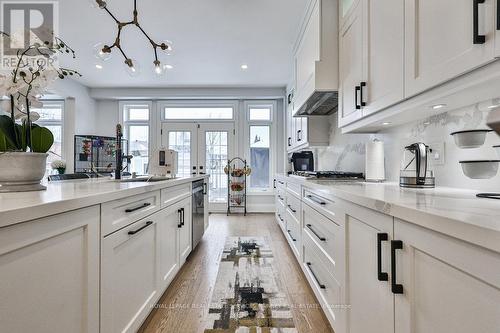 287 Cloverleaf Drive, Hamilton, ON - Indoor Photo Showing Kitchen With Upgraded Kitchen