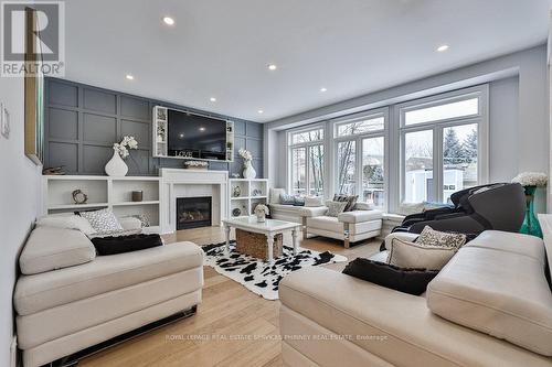 287 Cloverleaf Drive, Hamilton, ON - Indoor Photo Showing Living Room With Fireplace