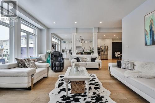 287 Cloverleaf Drive, Hamilton, ON - Indoor Photo Showing Living Room