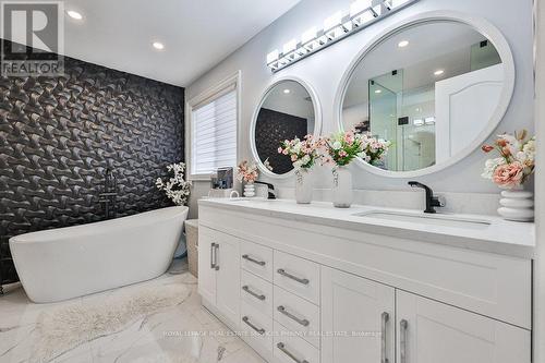 287 Cloverleaf Drive, Hamilton, ON - Indoor Photo Showing Bathroom