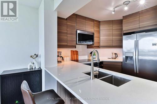 2309 - 2285 Lake Shore Boulevard W, Toronto, ON - Indoor Photo Showing Kitchen With Double Sink With Upgraded Kitchen